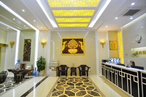 Unclassified image, 4 of 30, button - Beautful holiday lnn (Jinghong)