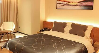 Yicheng Hotel (Maoming China First Beach)