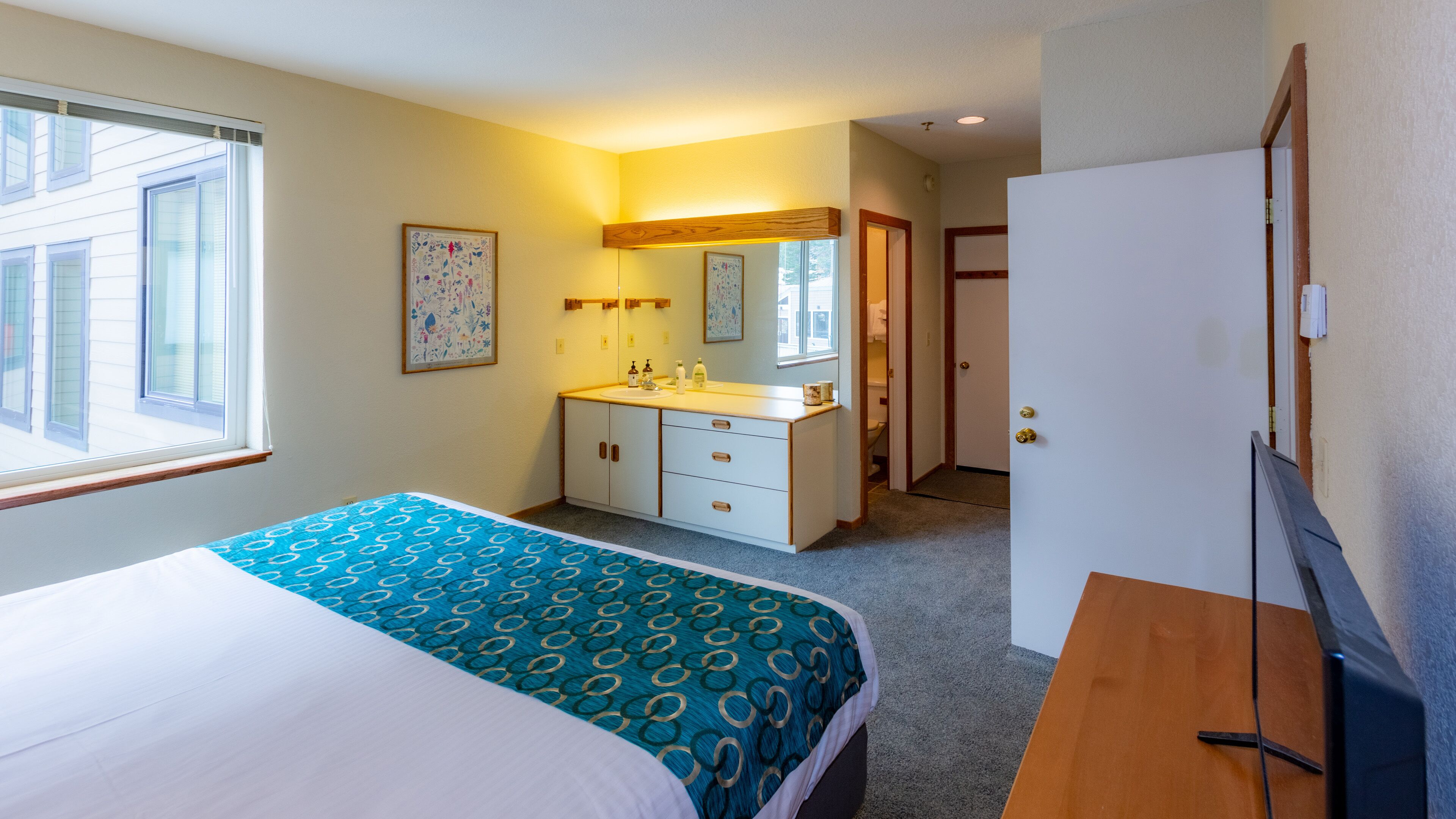 Sleep under the stars - right next to the Kirkwood slopes!