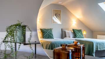 2 bedrooms, iron/ironing board, internet