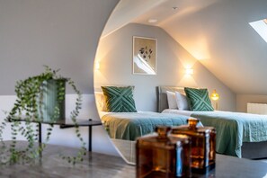 2 chambres, fer et planche à repasser, accès à Internet