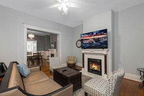 Smart TV, fireplace