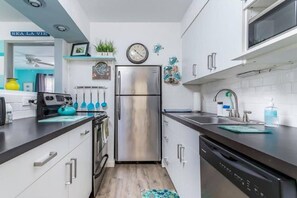 Apartment (Gorgeous Nautical Condo Near Beach) | Außenbereich