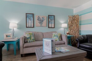 Apartment (Gorgeous Nautical Condo Near Beach) | Außenbereich