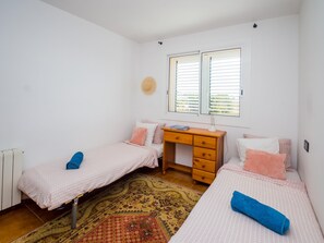 3 bedrooms, Internet