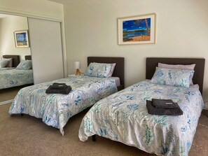 3 bedrooms, iron/ironing board, free WiFi, bed sheets