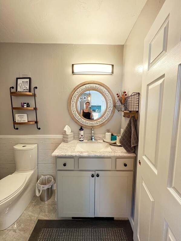 Shower, towels, soap, shampoo