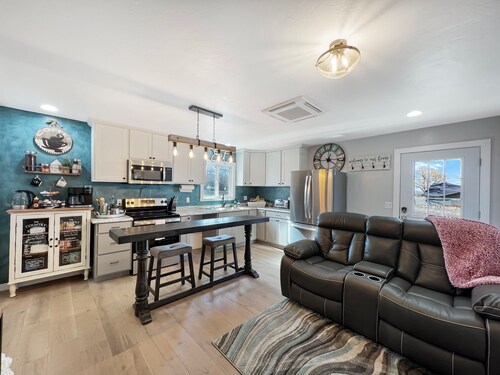 Newly Remodeled Interior is Warm and Inviting. 10 minutes from town.