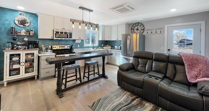 Newly Remodeled Interior is Warm and Inviting. 10 minutes from town.