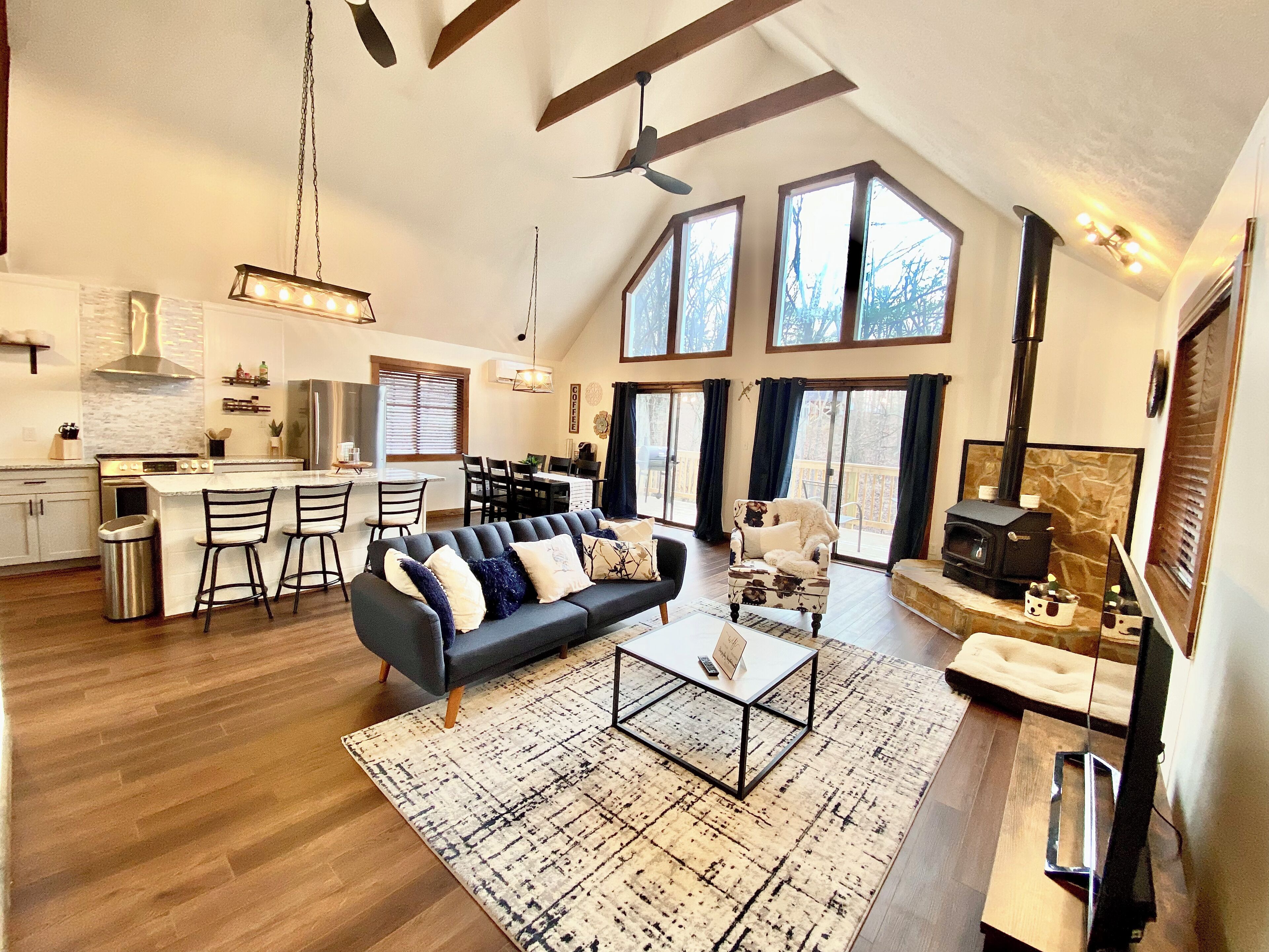 LUXURIOUS & Cozy Mountain Retreat on Bryce Resort