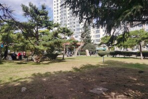 Property grounds - Shengfeng Hotel (Longjing)