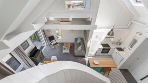 Interior - Elegant Town House with Wi-Fi, central location, easy walk to town (Taupō)