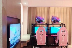 Unclassified image, 5 of 57, button