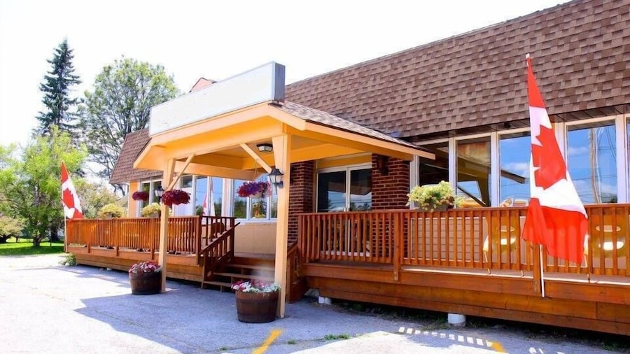 Lakeside Inn