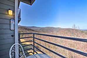 Property grounds - Balcony w/ Mtn, City View: Gatlinburg Summit Condo (Gatlinburg)