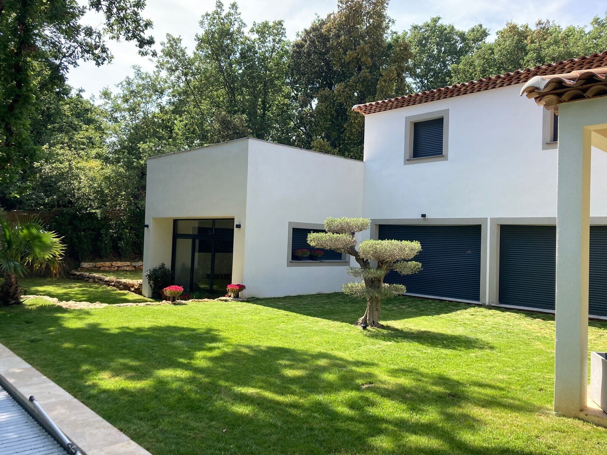 Magnificent villa with swimming pool