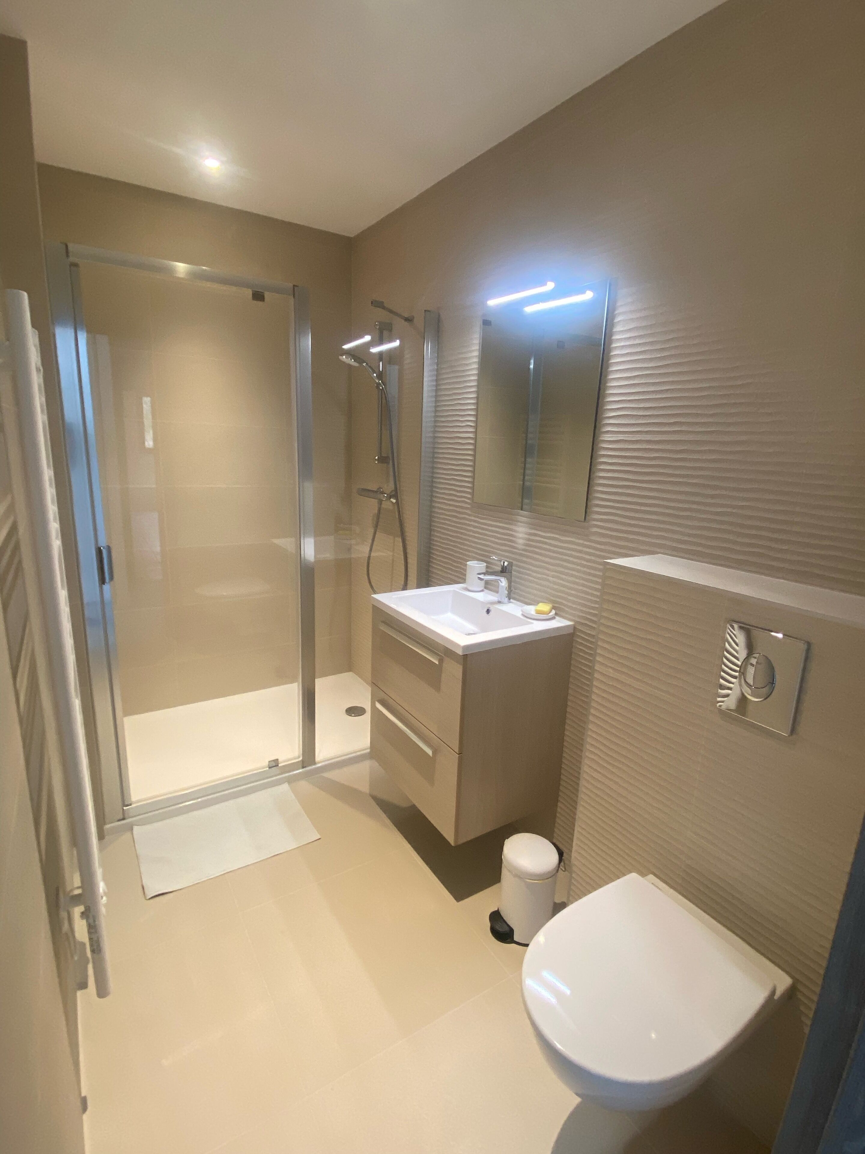 Magnificent villa with swimming pool