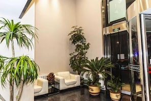 Lobby lounge - Maibike Select Hotel (Shenyang)