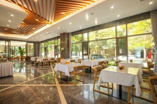 Xiniaogu Holiday Hotel