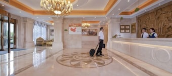 維也納國際酒店(六安百盛東金城店)