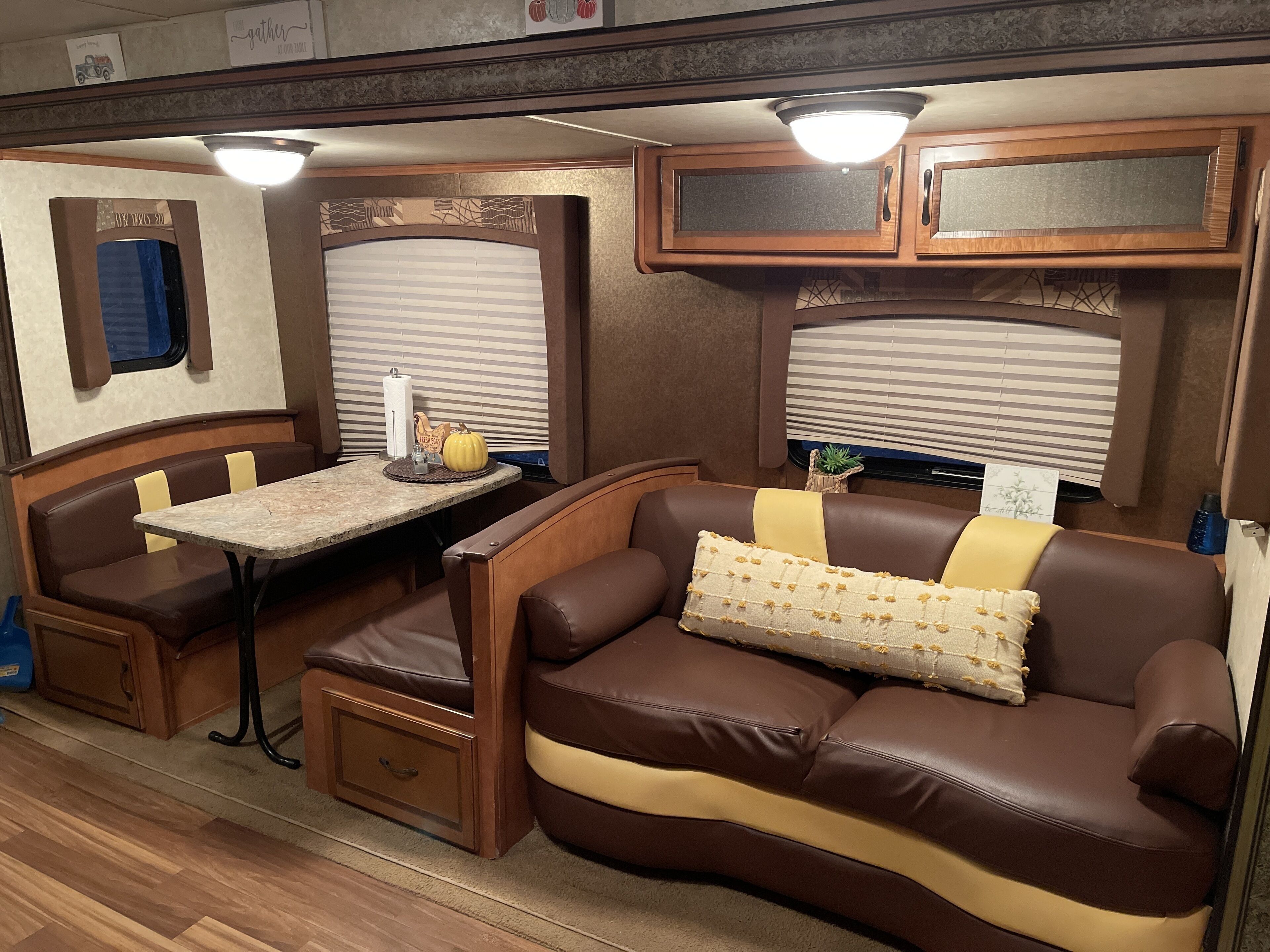 Meri-D sleeps 4 - in Beautiful Lost Pines!