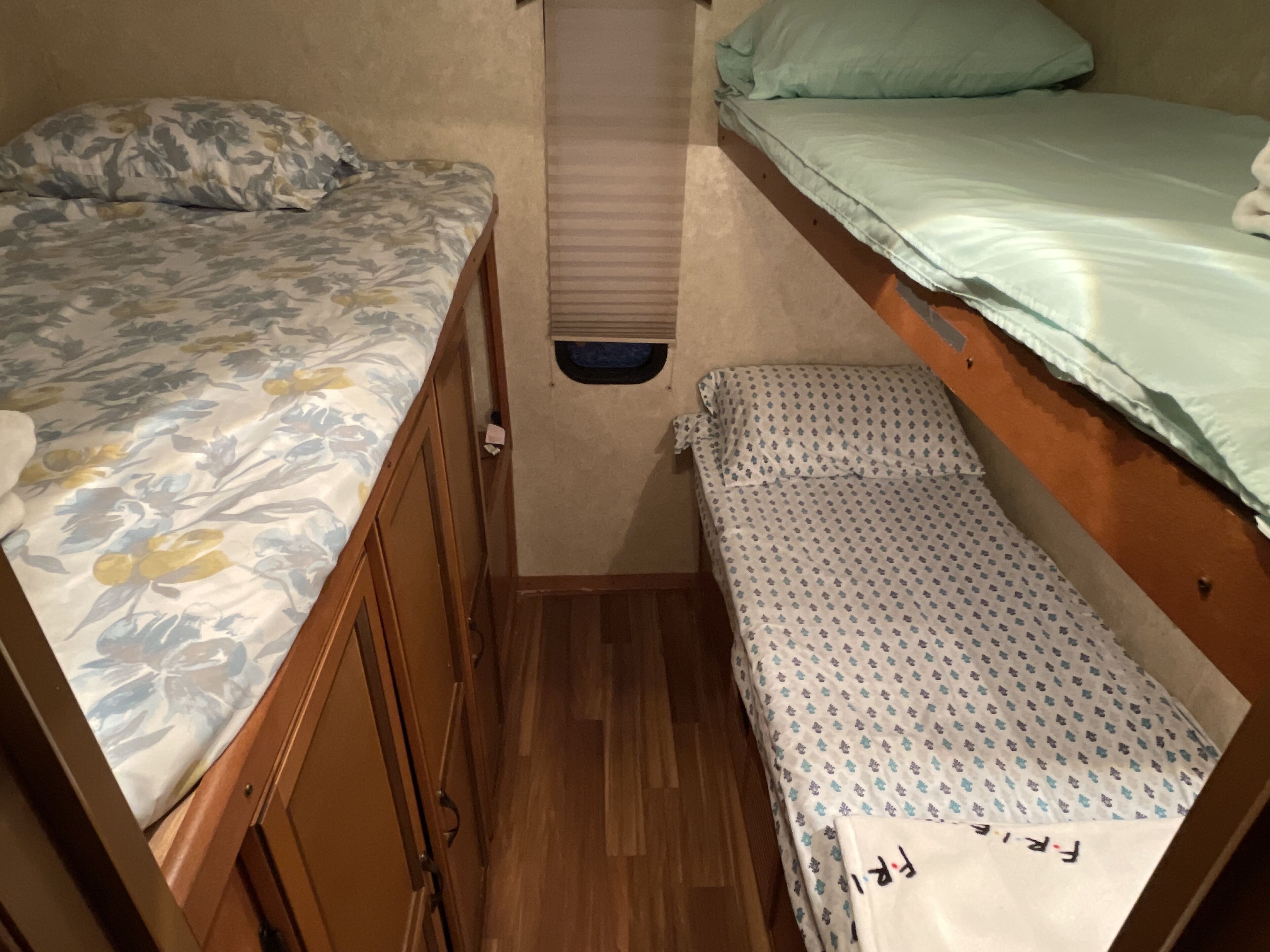 Meri-D sleeps 4 - in Beautiful Lost Pines!