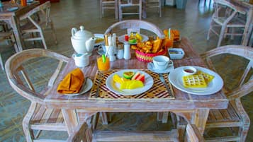 Daily continental breakfast (USD 1 per person)