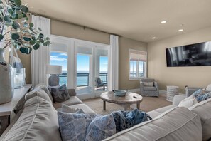 Fernseher, DVD-Player, Stereoanlage