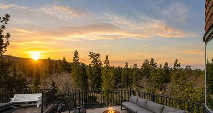 Moonridge Mansion Retreat • Sleeps 16+ • Spa • Sauna • Game Room • 5BR
