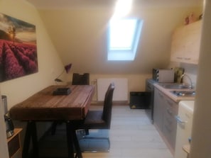 Fridge, microwave, stovetop, dishwasher - Apartment (Castrop Rauxel)