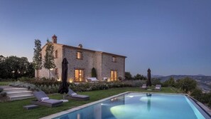Pool - Luxury Villa for 6 inside a wonderful Estate (Perugia)