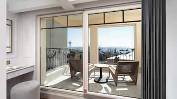 Family Suite With Balcony | Pemandangan dari kamar