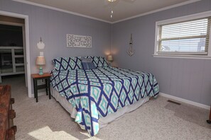 4 Schlafzimmer, Schreibtisch, Reisekinderbett, WLAN