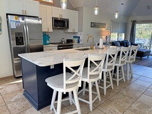 Fridge, microwave, oven, stovetop - 🏖️Anchored Inn - updated 4BR/3BA Oceanside home w/Private Pool 🏖️ (Corolla)