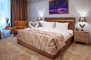 Premium bedding, down duvets, in-room safe, soundproofing - Al Mansour Plaza Hotel (Doha)