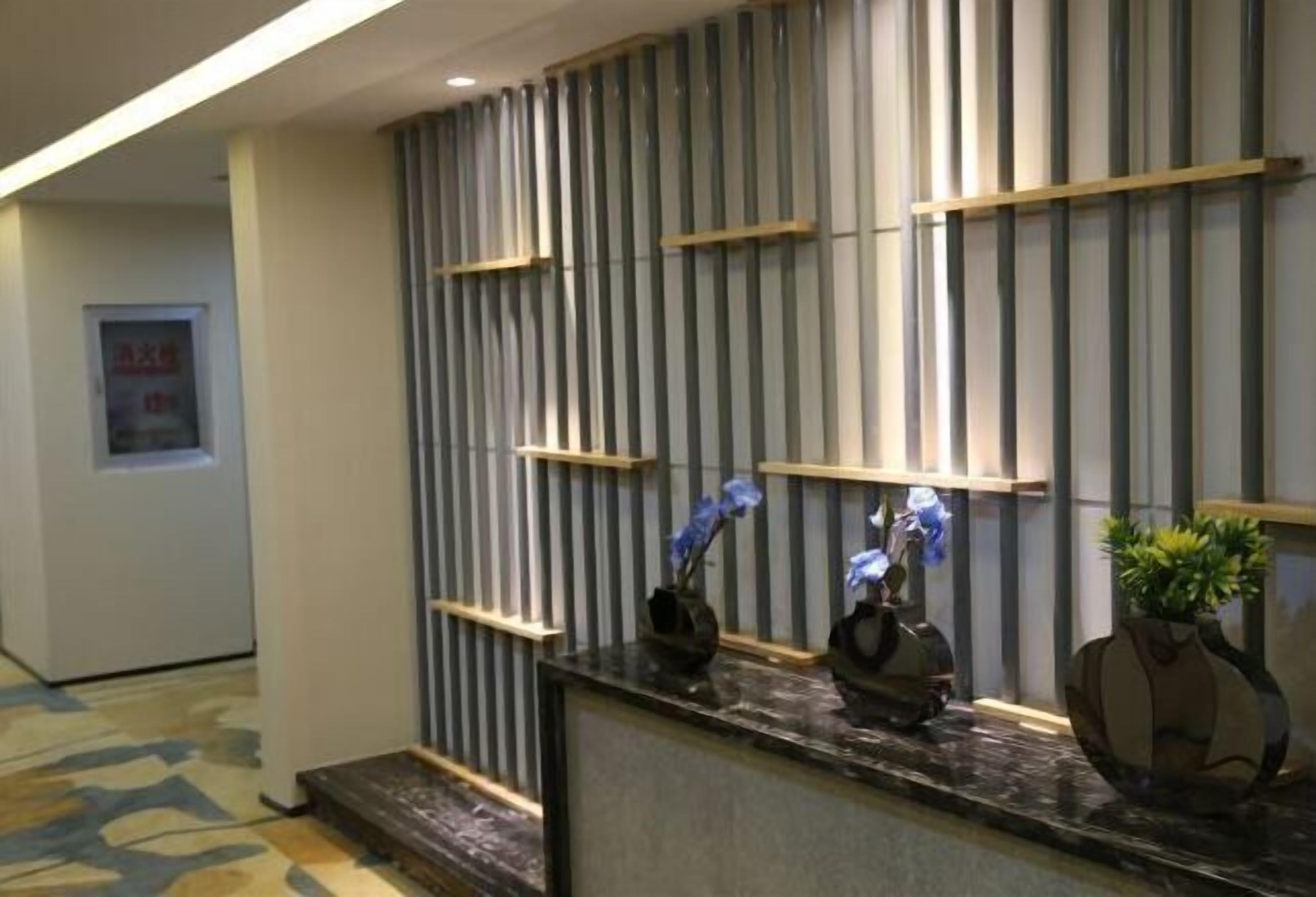 المنشأة من الداخل