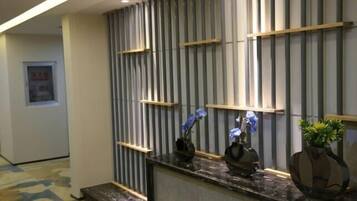 المنشأة من الداخل