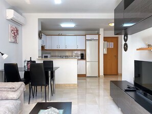 Fridge, microwave, oven, coffee/tea maker