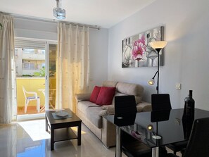 TV - Triton Urban Apartment by Casasol (Nerja)