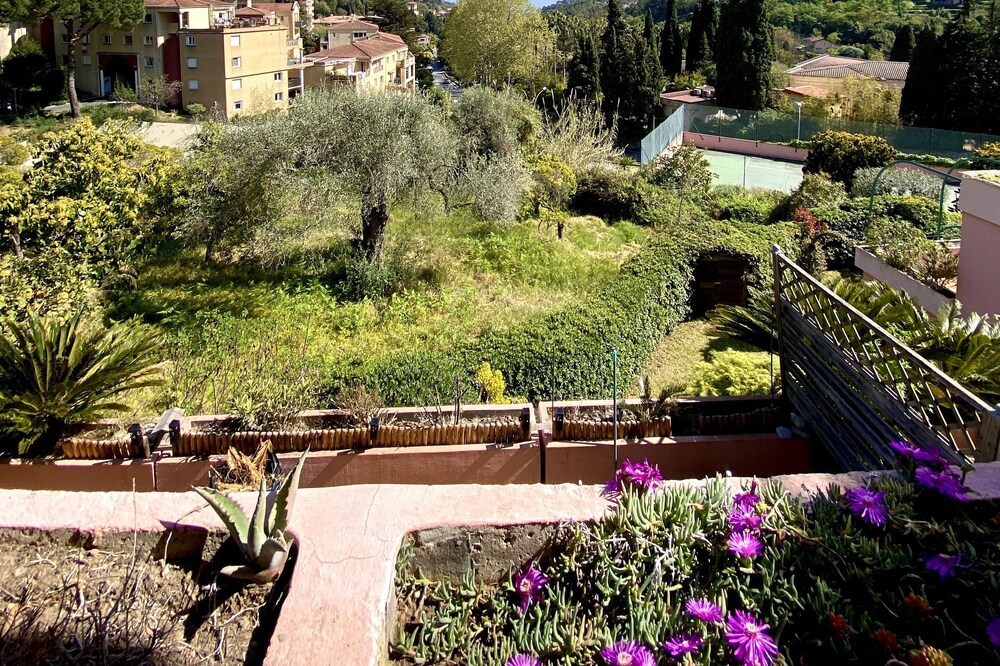 Superb T2 apartment in residence with swimming pool