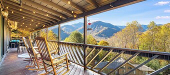 Best Location - Maggie Valley Cabin w/ Hot Tub!