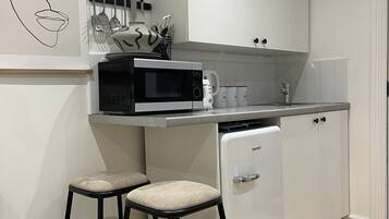 Fridge, microwave, stovetop, electric kettle