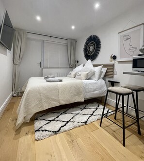 1 soverom, wi-fi (inkludert) og sengetøy