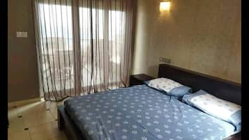 2 bedrooms, bed sheets