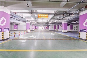 Parking - Vienna Hotel (Nanchang County Chengbi Lake) (Nanchang)