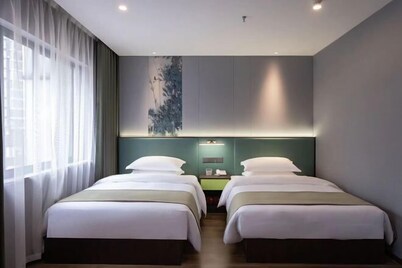 Shiwai Taoyuan Eco Hotel