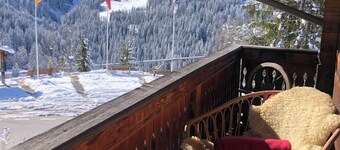 Sunny chalet near Arosa for 4 (6) people in a secluded location