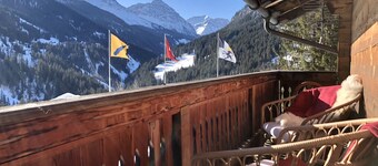 Sunny chalet near Arosa for 4 (6) people in a secluded location