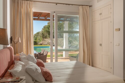Villa Oleandro with Mountain Views, Pool, Garden and Wi-Fi