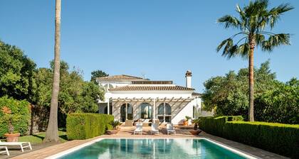 Villa Rosa with Pool, Garden and Wi-Fi